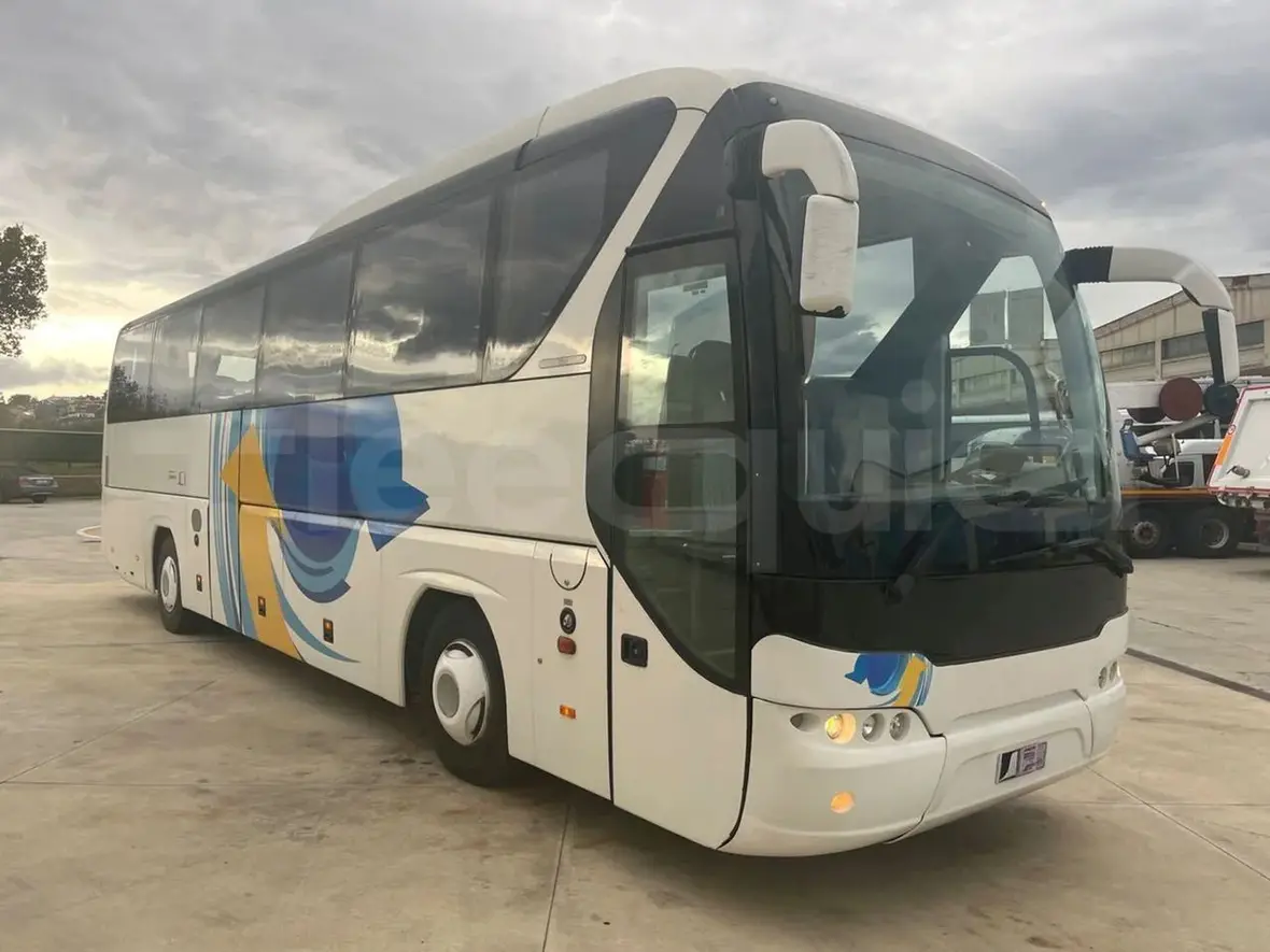 Tourismo M